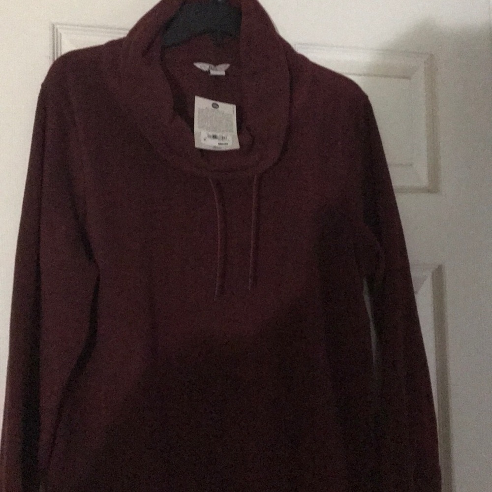Bass burgundy cowl neck  fleece.